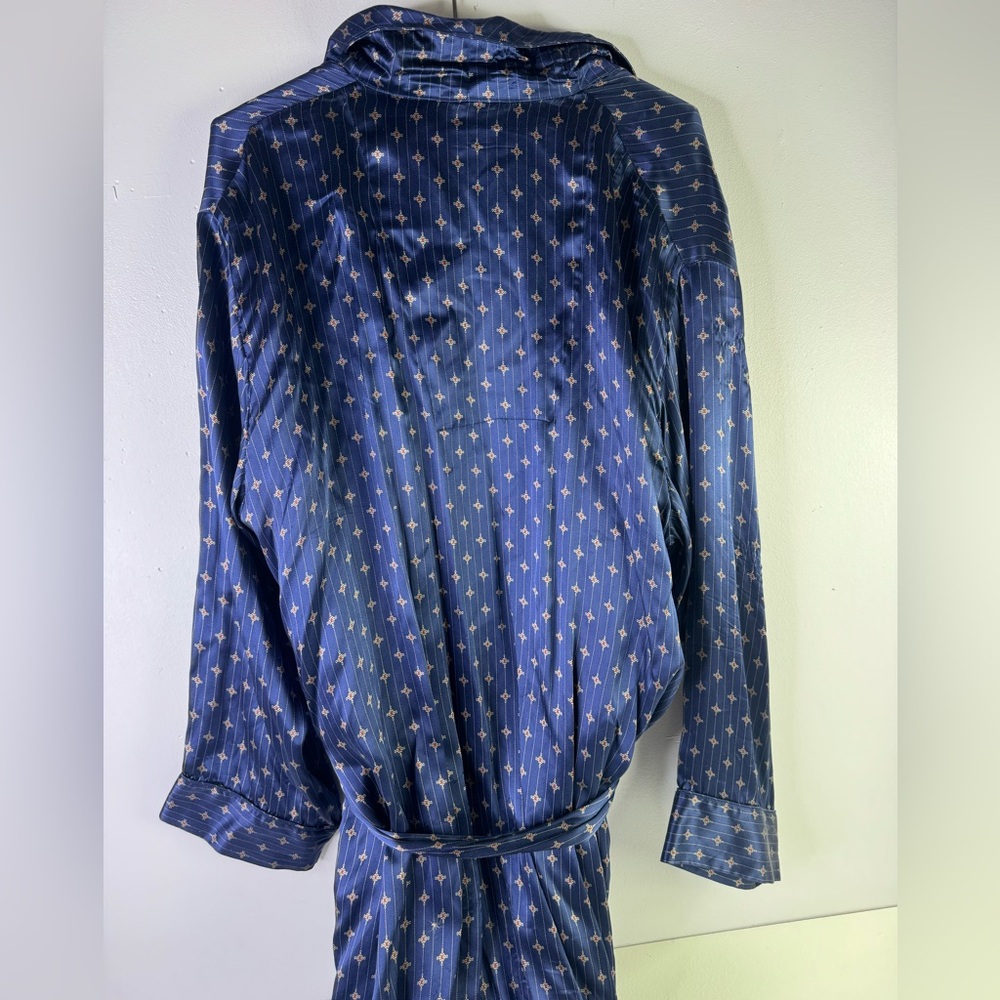 Intimo  Mens Blue pinstripes patterns Silk Robe Size large - Picture 4 of 8